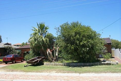 40 Campbell Dr, Hillarys, WA 6025