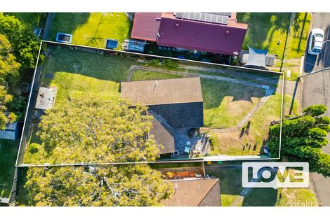 Property photo of 26 Threlkeld Drive Bolton Point NSW 2283