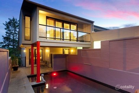 10 Goldsbrough Rd, Taringa, QLD 4068