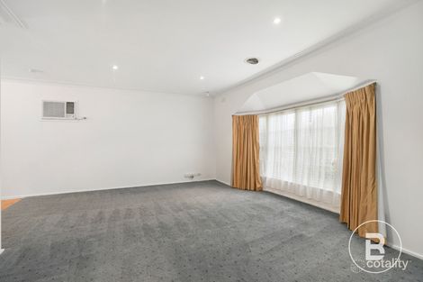 Property photo of 35 Whitelaw Avenue Delacombe VIC 3356