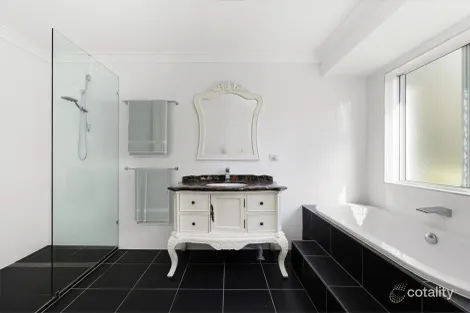 Property photo of 19 Oakwood Street Little Mountain QLD 4551
