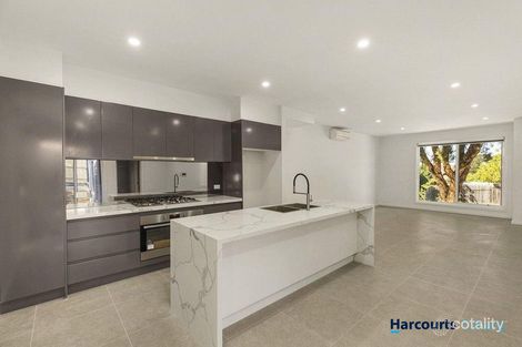 Property photo of 15 Meadowbank Avenue Doncaster VIC 3108