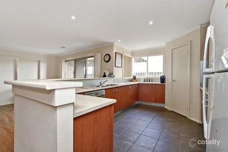 Property photo of 33 Hindmarsh Drive Manor Lakes VIC 3024