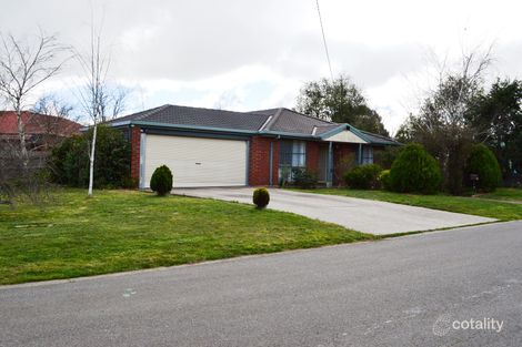 8 Scenic Ct, Gisborne, VIC 3437