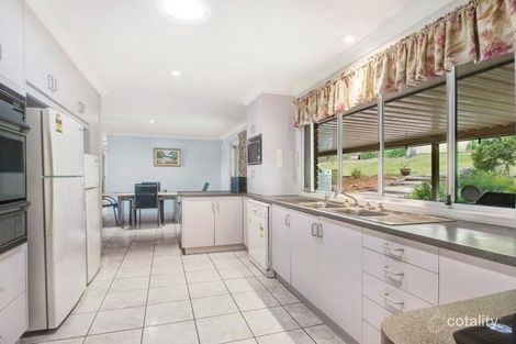Property photo of 2 Abif Street Cotswold Hills QLD 4350