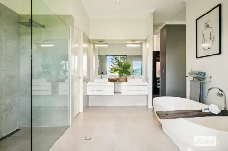 Property photo of 753 Clear Mountain Road Clear Mountain QLD 4500