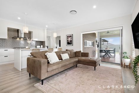 Property photo of 4 Pandanus Circuit Bolwarra NSW 2320