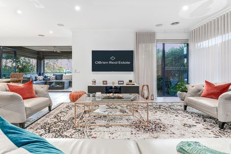 Property photo of 14 Mashie Terrace Sandhurst VIC 3977