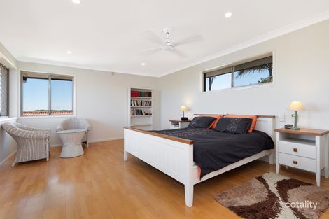 5 Carnegie Ct, Carindale, QLD 4152