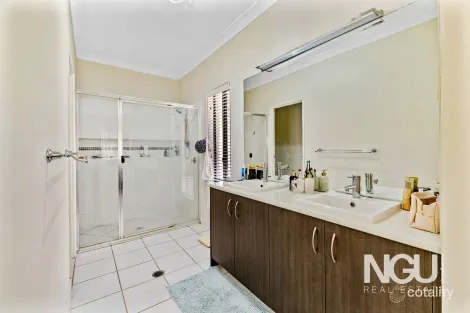 Property photo of 10 Collett Street Eight Mile Plains QLD 4113