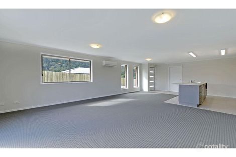 Property photo of 2/3 Roxy Place Mornington TAS 7018