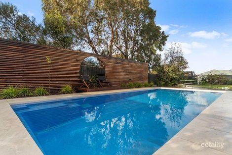 8 Aquarius Ct, Mornington, VIC 3931