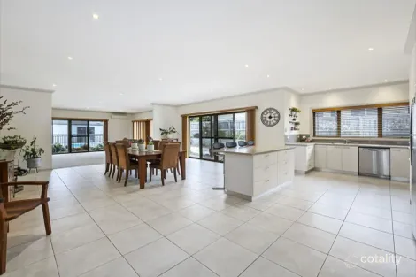 Property photo of 31 Woodland Heath Drive Inverloch VIC 3996