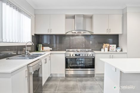 Property photo of 6 Malua Circuit Sandhurst VIC 3977