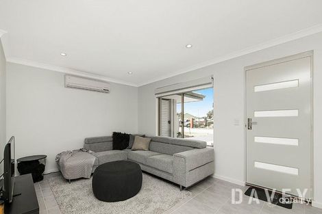 Property photo of 1 Kookaburra Terrace Ballajura WA 6066