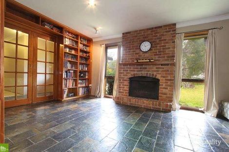 Property photo of 40 Jacaranda Avenue Figtree NSW 2525