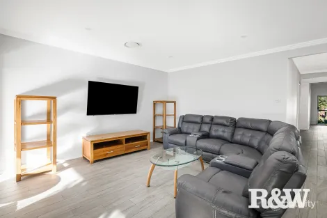 Property photo of 21 Woodburn Street Colebee NSW 2761