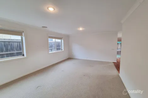 Property photo of 32 Webster Way Pakenham VIC 3810