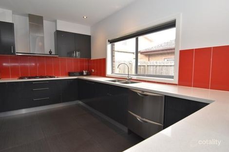 Property photo of 1/2 Woorayl Street Hamlyn Heights VIC 3215