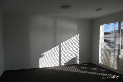 Property photo of 48 Lamington Drive Tarneit VIC 3029