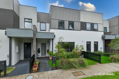 5 Thompson Cres, Chirnside Park, VIC 3116