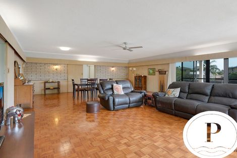 Property photo of 13 Perry Place Biggera Waters QLD 4216