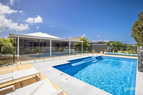 42 Foxtail Cres, Banksia Beach, QLD 4507