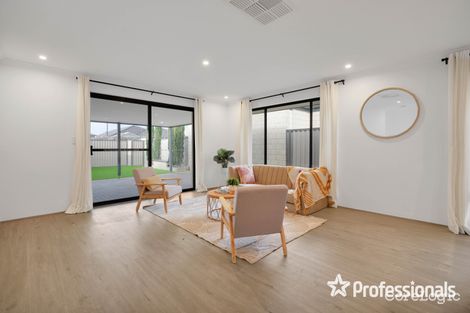 Property photo of 4 Montpellier Way Piara Waters WA 6112