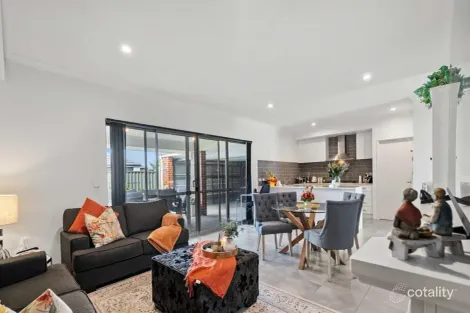 Property photo of 3 Hobson Loop Piara Waters WA 6112