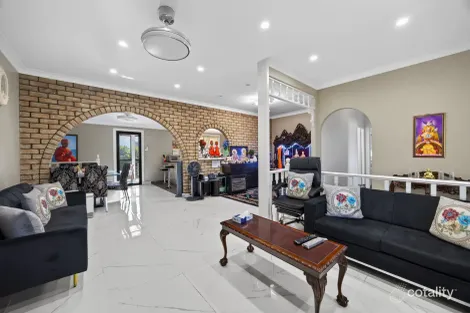 Property photo of 1 Ulonga Place Toongabbie NSW 2146