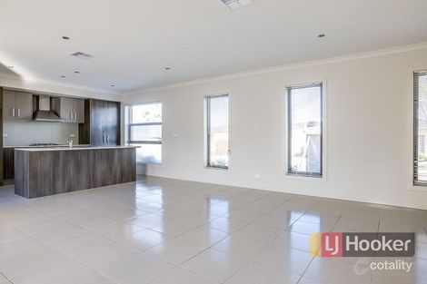 Property photo of 51 Greenleaf Circuit Tarneit VIC 3029