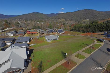 Property photo of 21 Mountain Mist Drive Bright VIC 3741