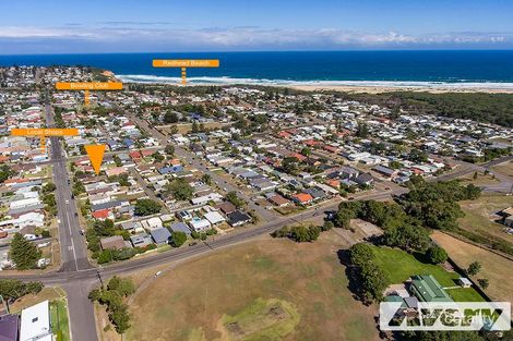 66 Cowlishaw St, Redhead, NSW 2290