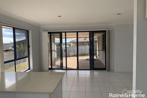 Property photo of 10 Paris Parade Ormeau QLD 4208