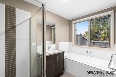 Property photo of 10 Harker Esplanade Tarneit VIC 3029