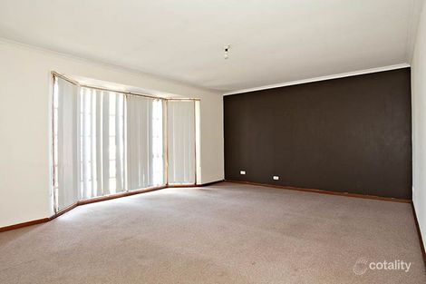 Property photo of 4 Navarre Drive Cranbourne West VIC 3977