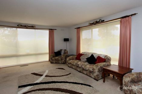 Property photo of 32 Claremont Crescent Hoppers Crossing VIC 3029