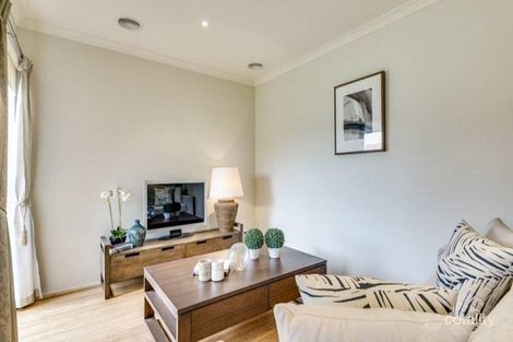27/2 Rochester Pde, Cranbourne East, VIC 3977