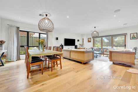 Property photo of 35 Knights Drive Glen Waverley VIC 3150