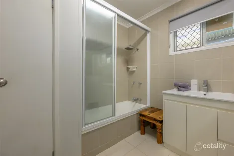 Property photo of 4 Fir Court Kin Kora QLD 4680