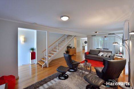 Property photo of 9 Whitley Place Meadow Springs WA 6210