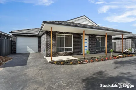 2/19 Regan Dr, Romsey, VIC 3434