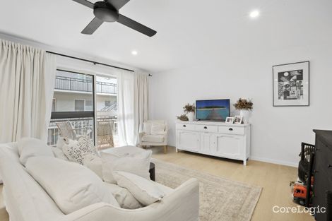 2/66 Marine Pde, Miami, QLD 4220