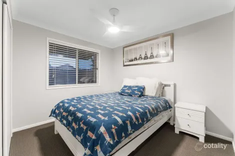 Property photo of 39 Glasshouse Crescent Forest Lake QLD 4078