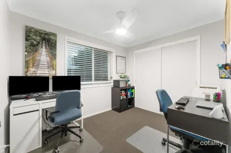Property photo of 39 Glasshouse Crescent Forest Lake QLD 4078