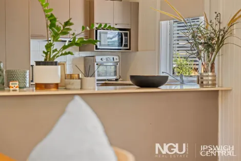 Property photo of 2/74 Braeside Road Bundamba QLD 4304