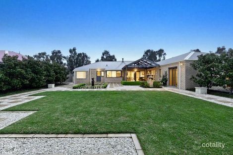 Property photo of 9 Conron Grove Doreen VIC 3754