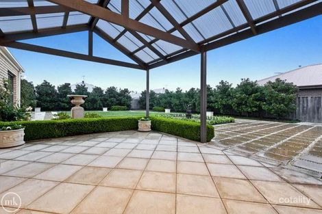 Property photo of 9 Conron Grove Doreen VIC 3754