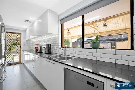 12 Oleander St, Maddington, WA 6109