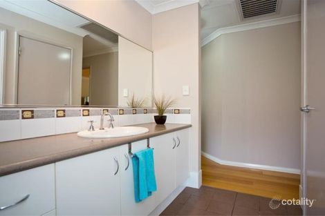 Property photo of 33 Tandara Fairway Tapping WA 6065